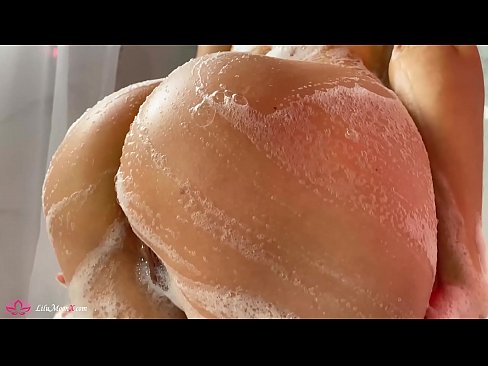 ❤️ Brunette Anapiga Pussy kwa Pussy kwa Vibrator hadi Orgasm kali katika Shower ☑ ❌